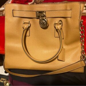 Authentic Micheal Kors jarge Hamilton